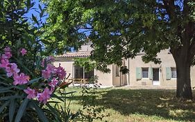 Rez-de-jardin indépendant dans ferme maraichère bio avec grand jardin privatif clos et arboré
